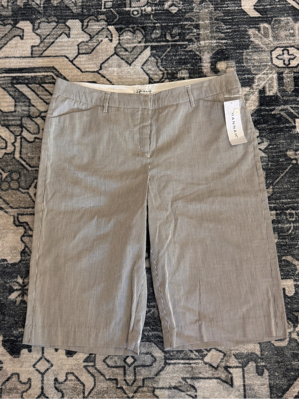 NWT Gray Pinstripe Women’s Bermuda Shorts Sz 16